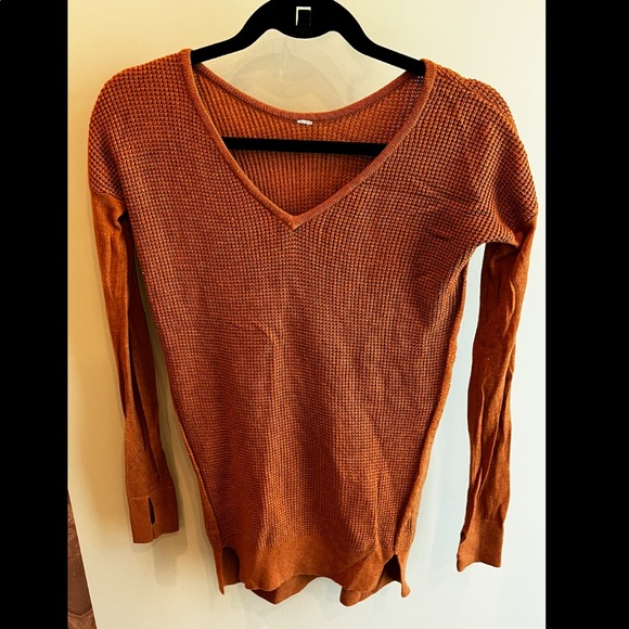 Lululemon sweater - Picture 1 of 3